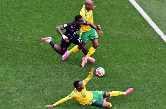 Đội tuyển Canada ăn mừng chiến thắng lịch sử tại vòng loại trực tiếp World Cup.