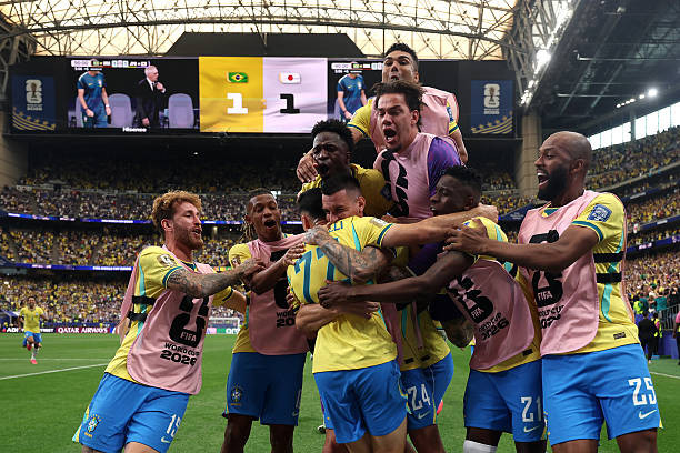 Gabriel Martinelli ăn mừng bàn thắng quyết định giúp Brazil đánh bại Nhật Bản 2-1