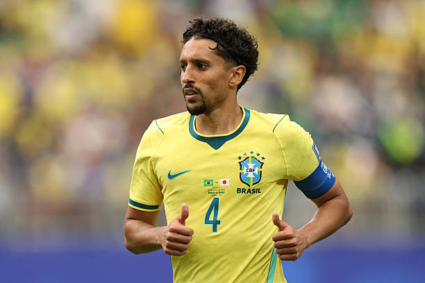 Marquinhos nỗ lực chỉ huy hàng phòng ngự trước các pha phản công