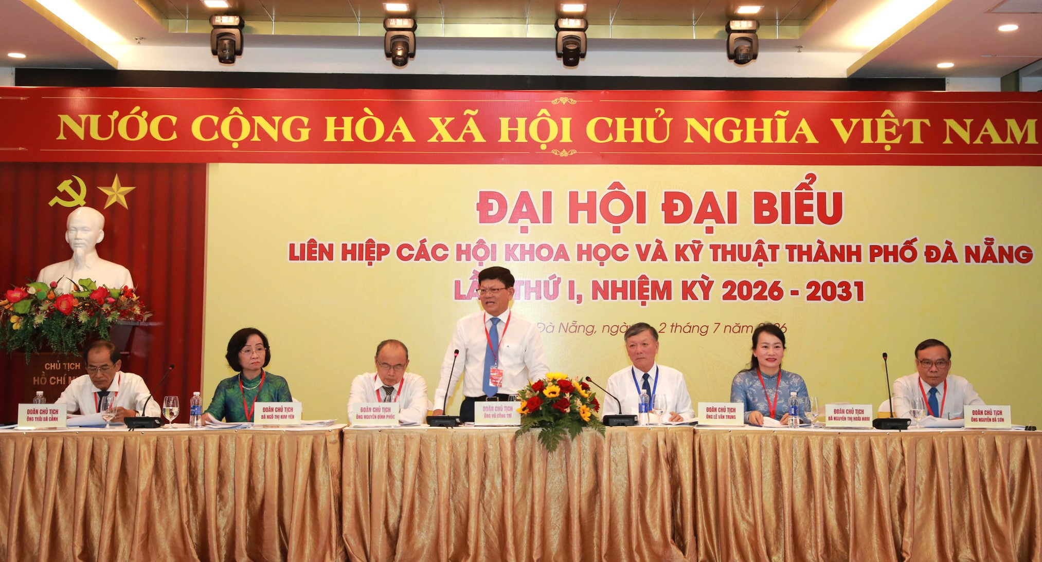 chu-tich-dai-hoi(1).jpg
