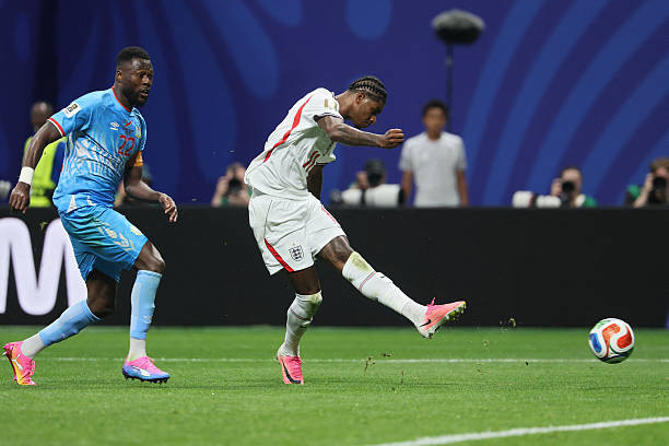 Marcus Rashford và Noni Madueke rời sân sớm sau màn trình diễn thiếu thuyết phục.