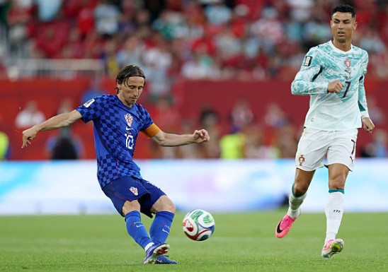 Khoảnh khắc đối đầu giữa Cristiano Ronaldo và Luka Modric tại World Cup 2026.
