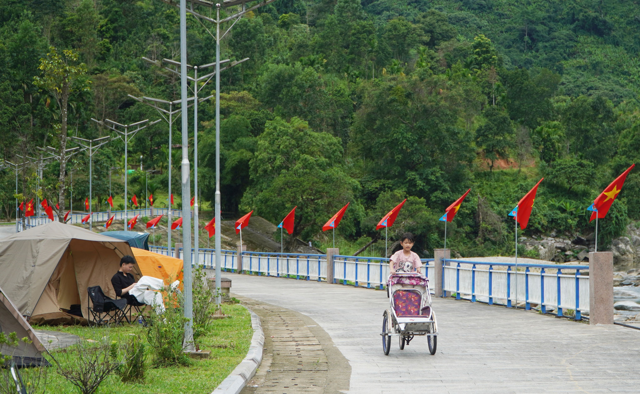 เพื่อพัฒนาการท่องเที่ยว จังหวัดตราเลงจำเป็นต้องปรับปรุงโครงสร้างพื้นฐานเพื่อรองรับนักท่องเที่ยวให้ดียิ่งขึ้น