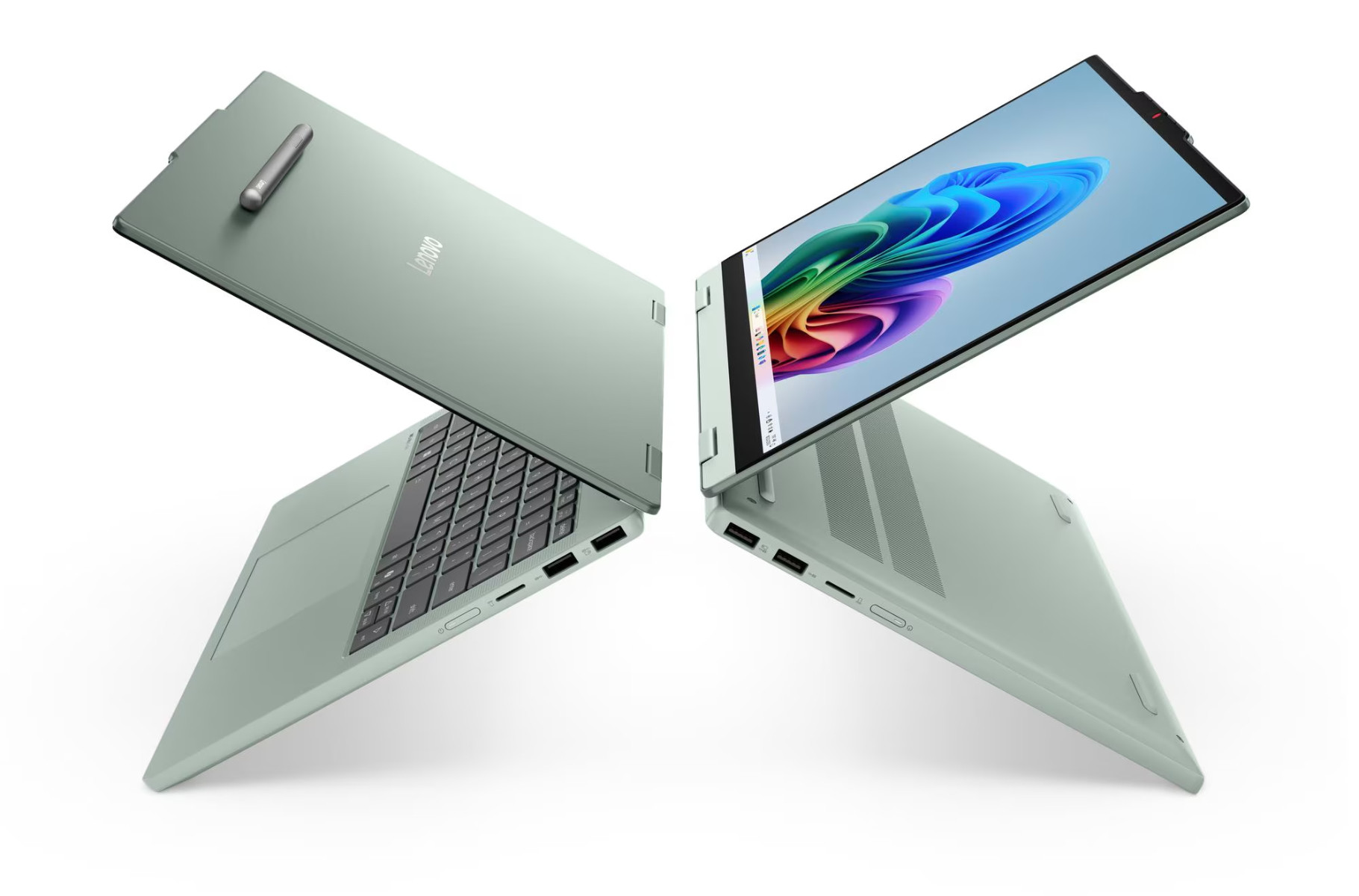 Mặt dưới của Lenovo IdeaPad 5 2-in-1 14IPH11 với các khe tản nhiệt
