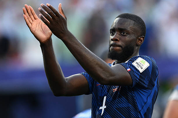 Dayot Upamecano thi đấu dũng mãnh trước Paraguay