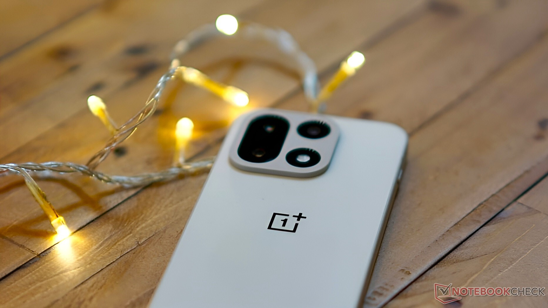 OnePlus 16 vẫn đang trong quá trình phát triển nhưng tương lai của OxygenOS đang trở nên mờ mịt.