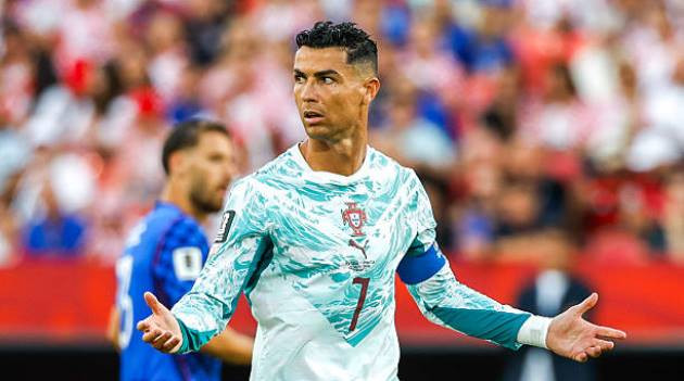 Cristiano Ronaldo trong màu áo đội tuyển quốc gia.
