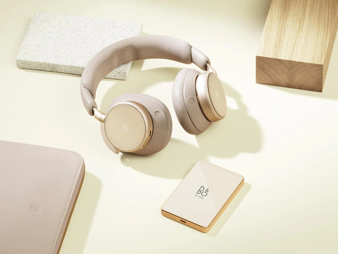 Sạc dự phòng Bang & Olufsen màu Hourglass Sand