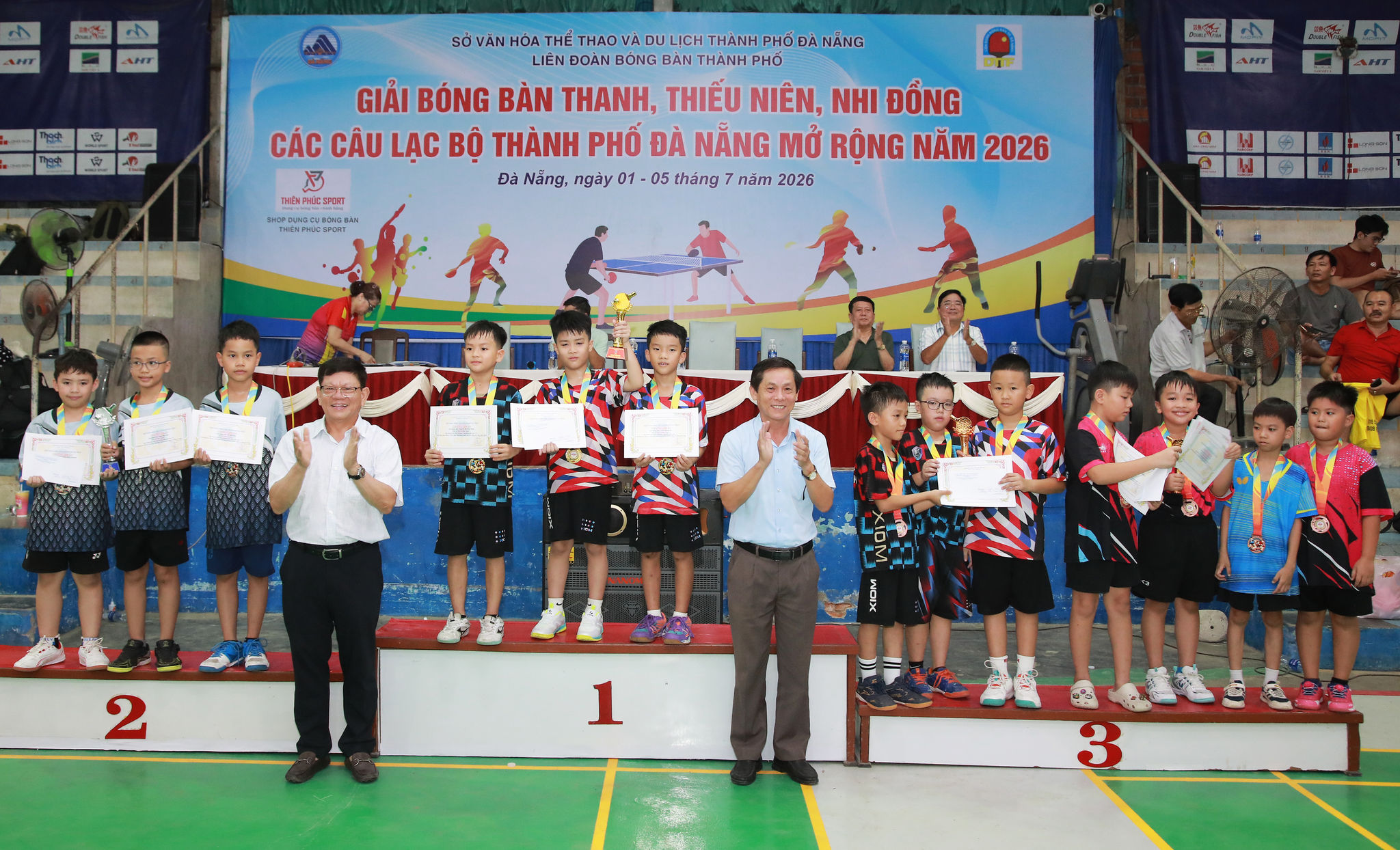 TRAO GIAI DONG DOI NAM 79