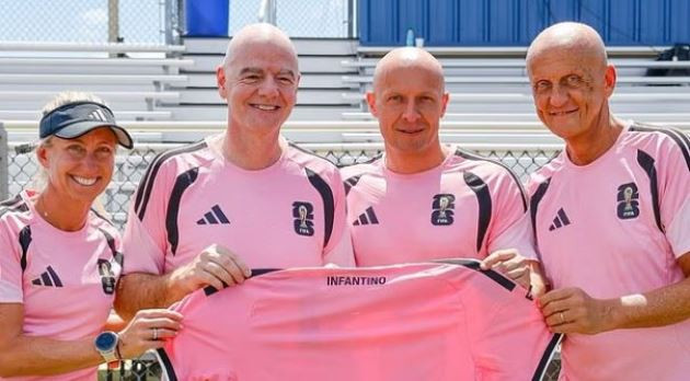 Chủ tịch FIFA Gianni Infantino lên tiếng bảo vệ đội ngũ trọng tài tại World Cup 2026.