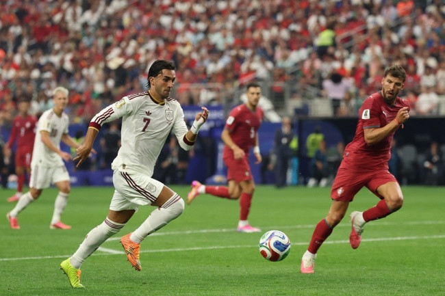Ruben Dias mắc sai lầm vị trí dẫn đến bàn thua quyết định của Bồ Đào Nha