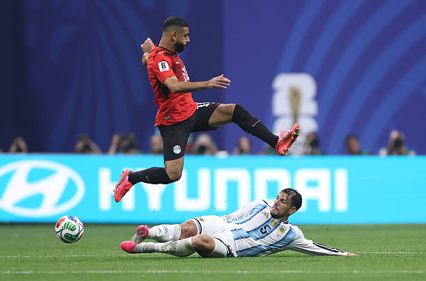 Leandro Paredes đóng vai trò mỏ neo trong sơ đồ kim cương