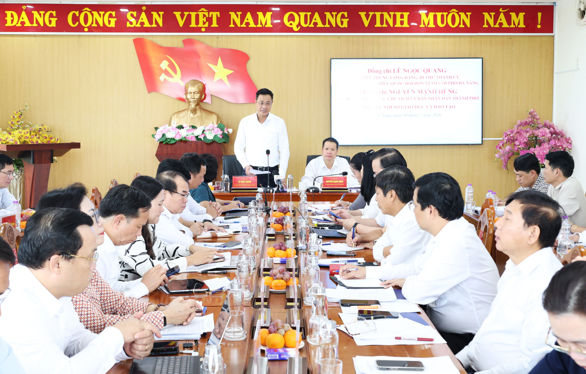 toàn cảnh