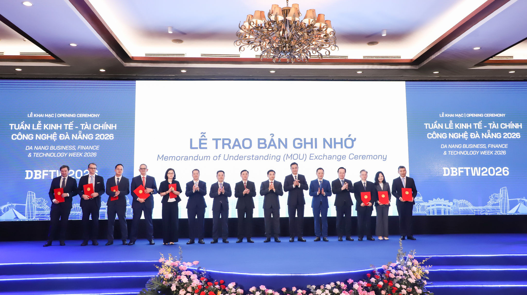 trao-bien-ban.jpg