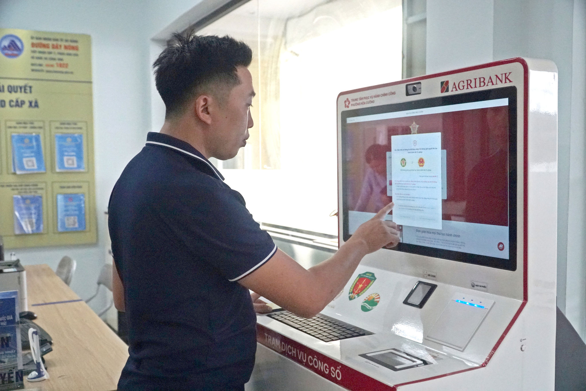 anh CCHC 2-trung