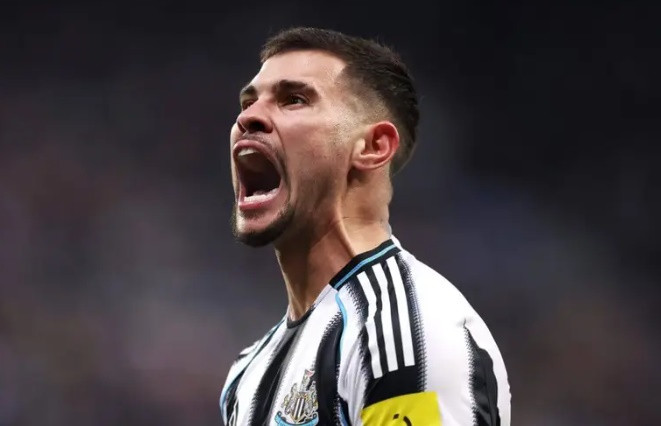 Bruno Guimaraes bày tỏ nguyện vọng rời Newcastle để gia nhập Arsenal.