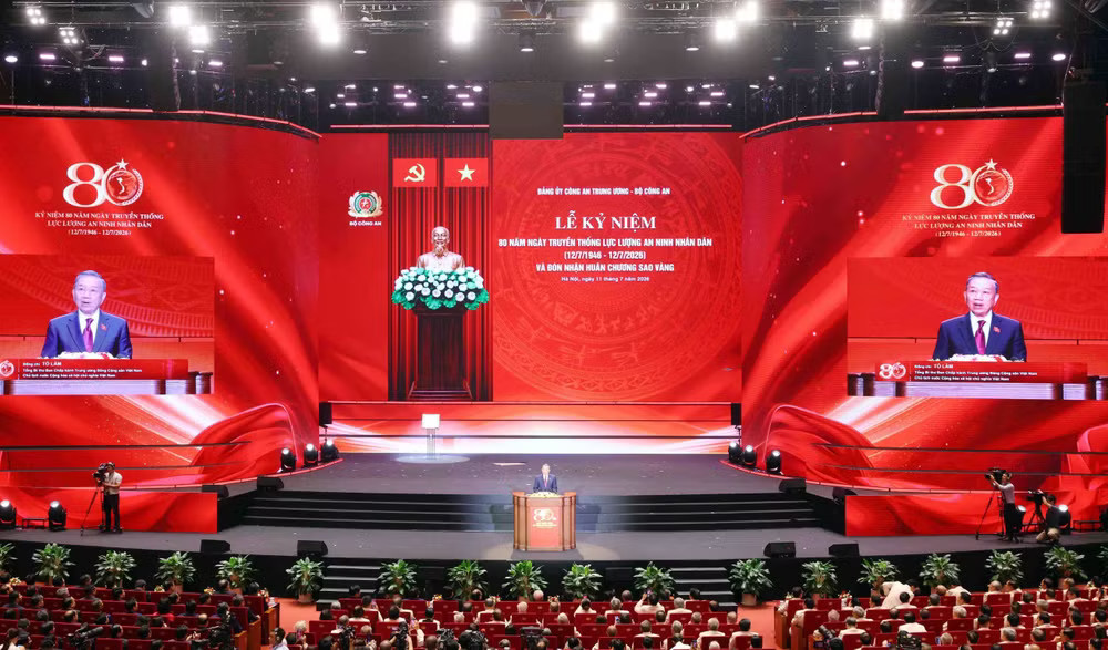tong-bi-thu-chu-tich-nuoc-to-lam-du-le-ky-niem-80-nam-ngay-truyen-thong-luc-luong-an-ninh-nhan-dan-25.jpg