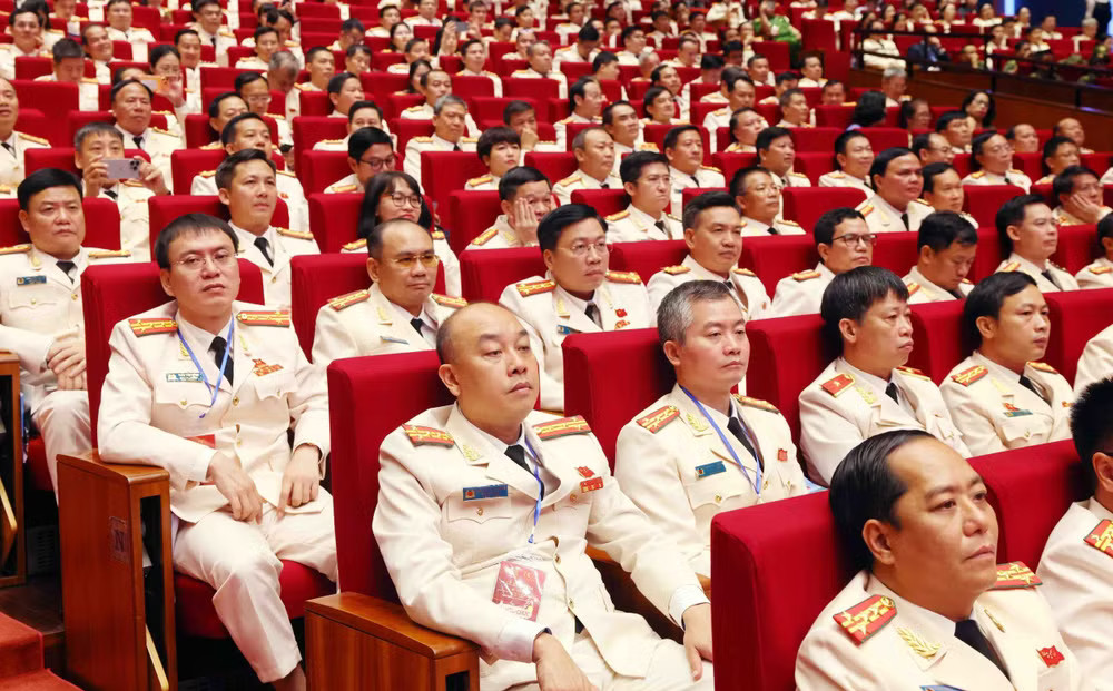 tong-bi-thu-chu-tich-nuoc-to-lam-du-le-ky-niem-80-nam-ngay-truyen-thong-luc-luong-an-ninh-nhan-dan-26.jpg