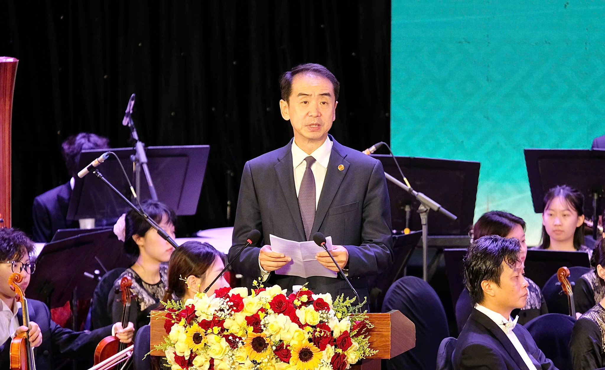 ong-ha-vi-dai-su-dac-menh-toan-quyen-chndth-tai-vn.jpg