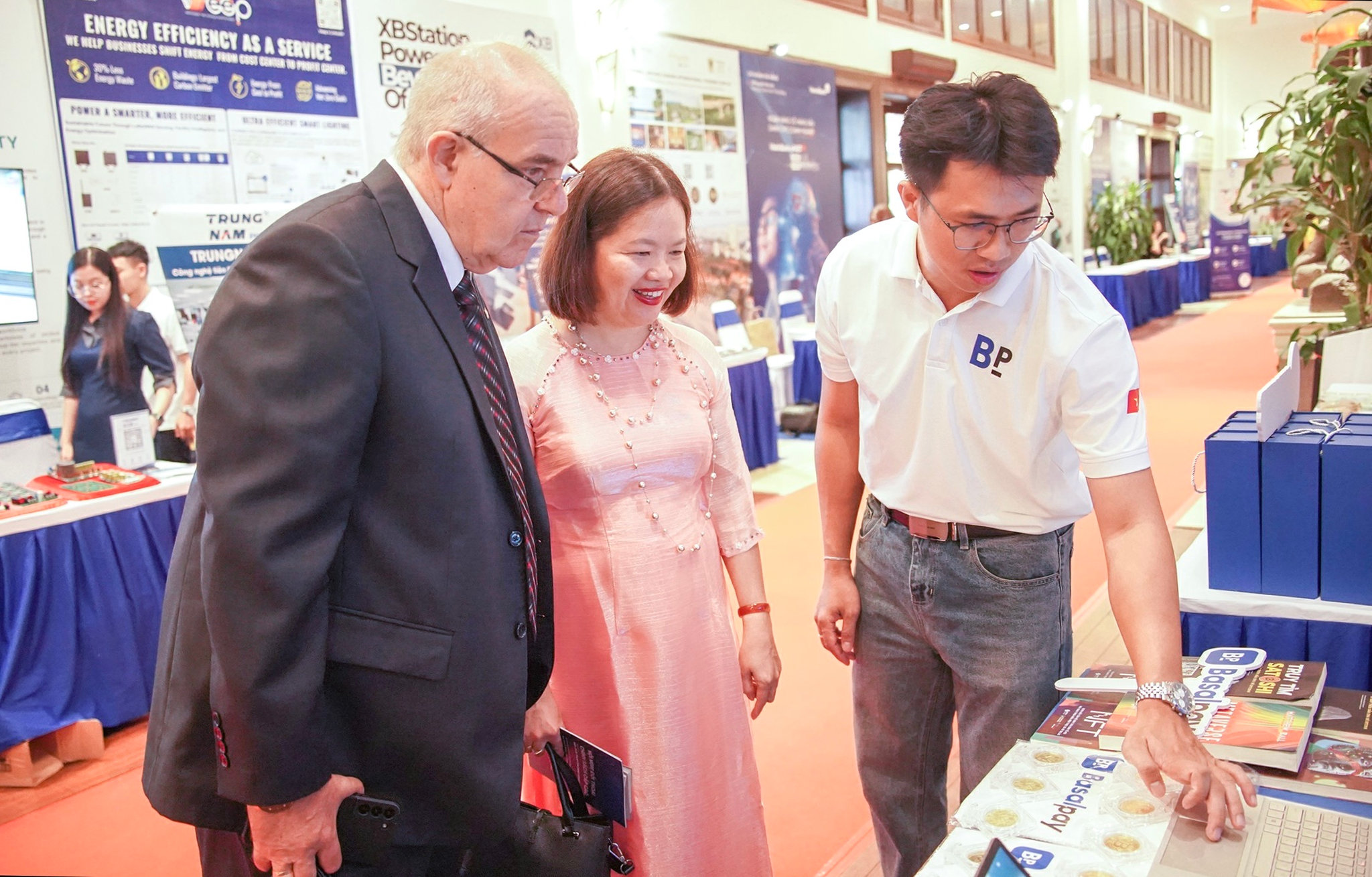 Đại biểu tham dự
