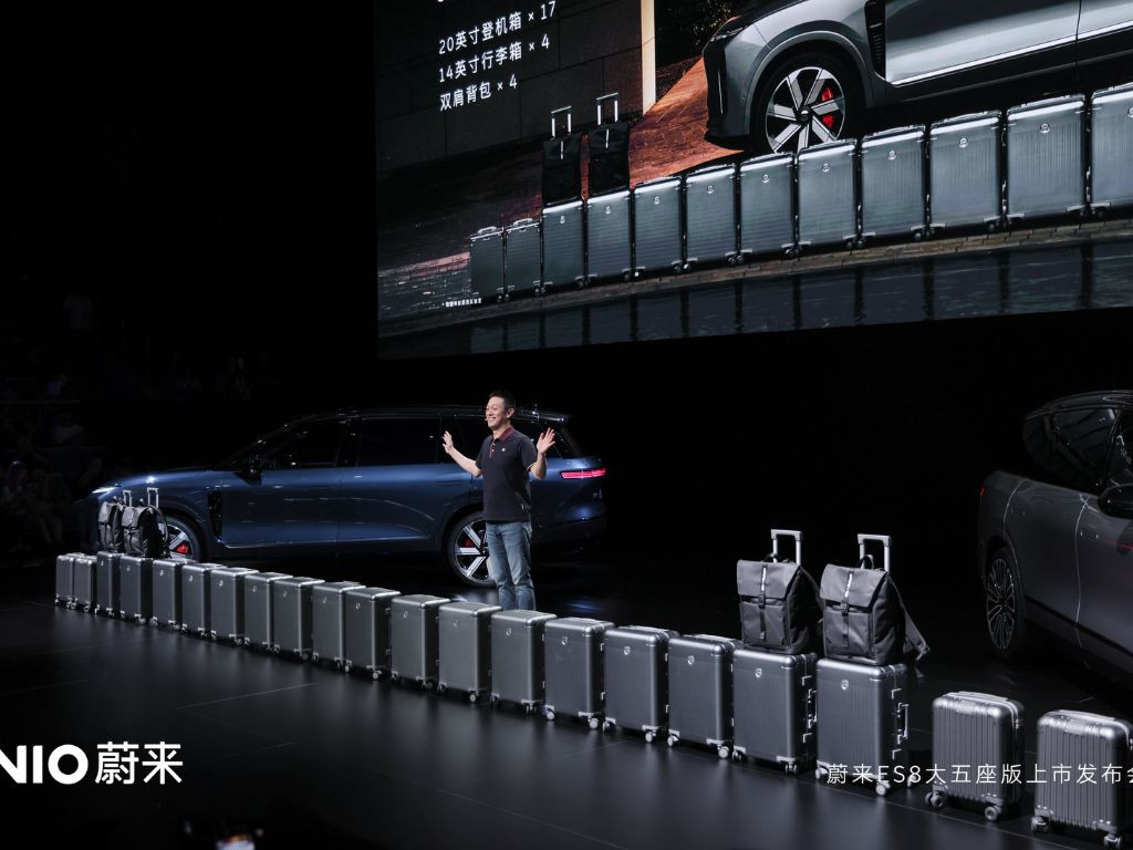 Mẫu SUV điện Nio ES8 phiên bản 5 chỗ với không gian rộng rãi