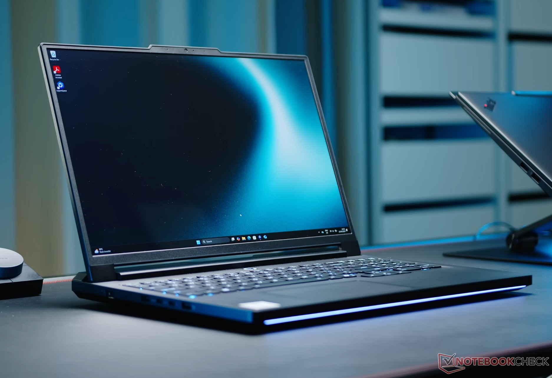 Lenovo Legion Pro 7i trang bị card đồ họa RTX 5080