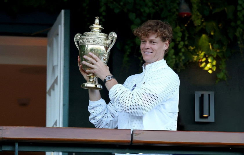 Jannik Sinner nâng cao danh hiệu Wimbledon thứ hai liên tiếp