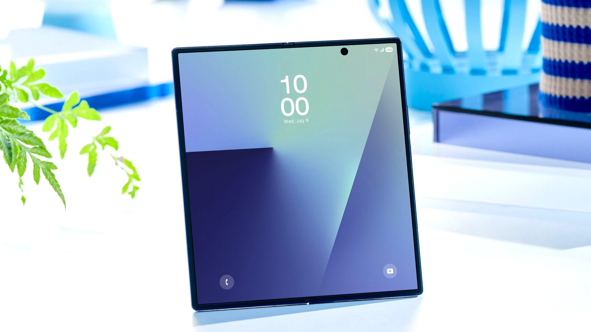 Trong video thực tế bị rò rỉ, phiên bản kế nhiệm của Samsung Galaxy Z Fold 7 xuất hiện với màn hình không nếp gấp.