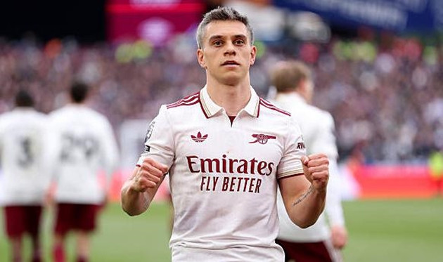Leandro Trossard chính thức chia tay Arsenal để gia nhập Besiktas sau World Cup 2026.