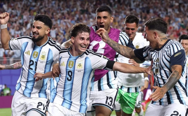 Argentina bộc lộ nhiều khoảng trống nơi hàng phòng ngự trong trận gặp Thụy Sĩ.