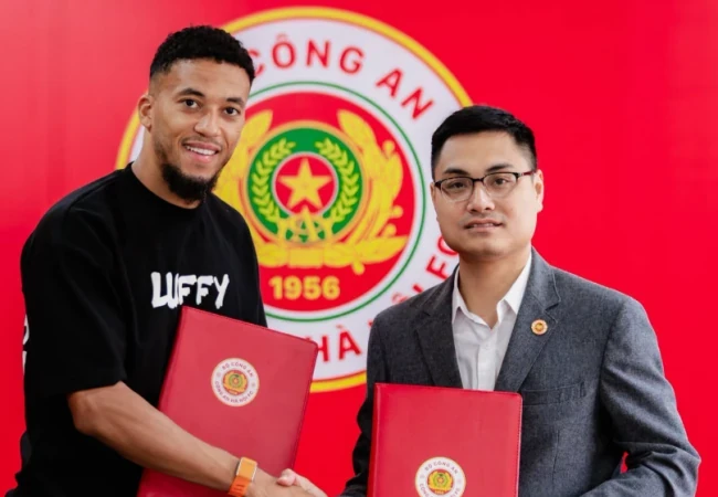 Tiền đạo David Henen chính thức gia nhập CLB CAHN để chuẩn bị cho mùa giải mới.
