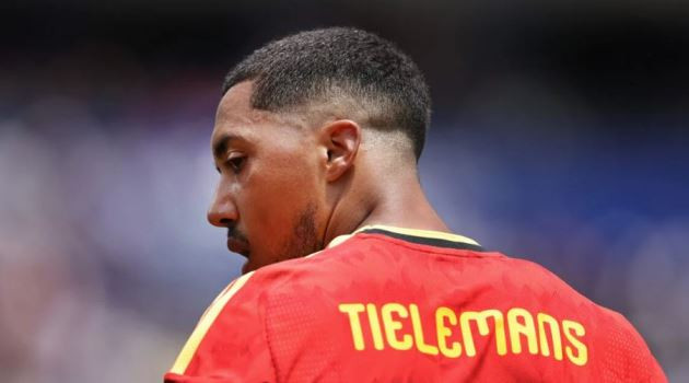Youri Tielemans gia nhập Manchester United Youri Tielemans chính thức gia nhập Manchester United sau 13 năm được theo dõi.