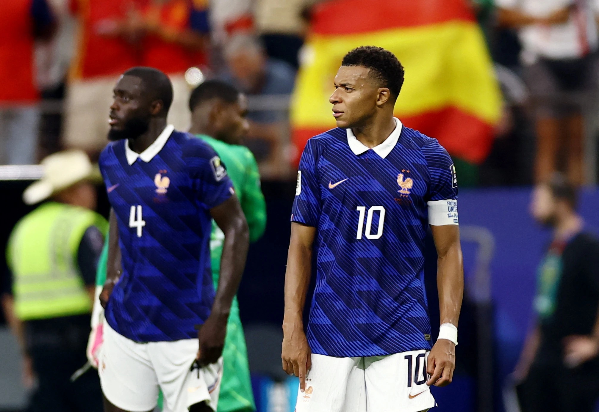 Kylian Mbappe thất vọng trong trận đấu với Tây Ban Nha