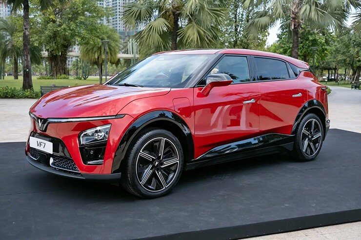 VinFast VF 7 sở hữu thiết kế hiện đại và cá tính trong phân khúc SUV cỡ C