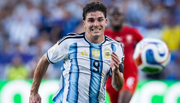 Arsenal nỗ lực chiêu mộ Julian Alvarez. (Ảnh: Getty Images)