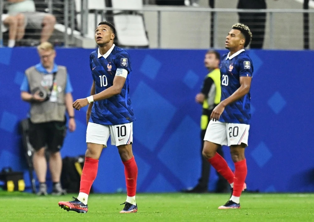 Kylian Mbappe thất vọng trong trận bán kết