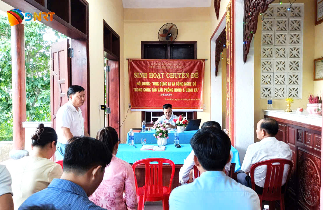 chi-bo-van-phong-hdnd-va-ubnd-xa-que-phu-to-chuc-sinh-hoat-chuyen-de-tai-nha-tuong-niem-liet-si-doan-loi (1)