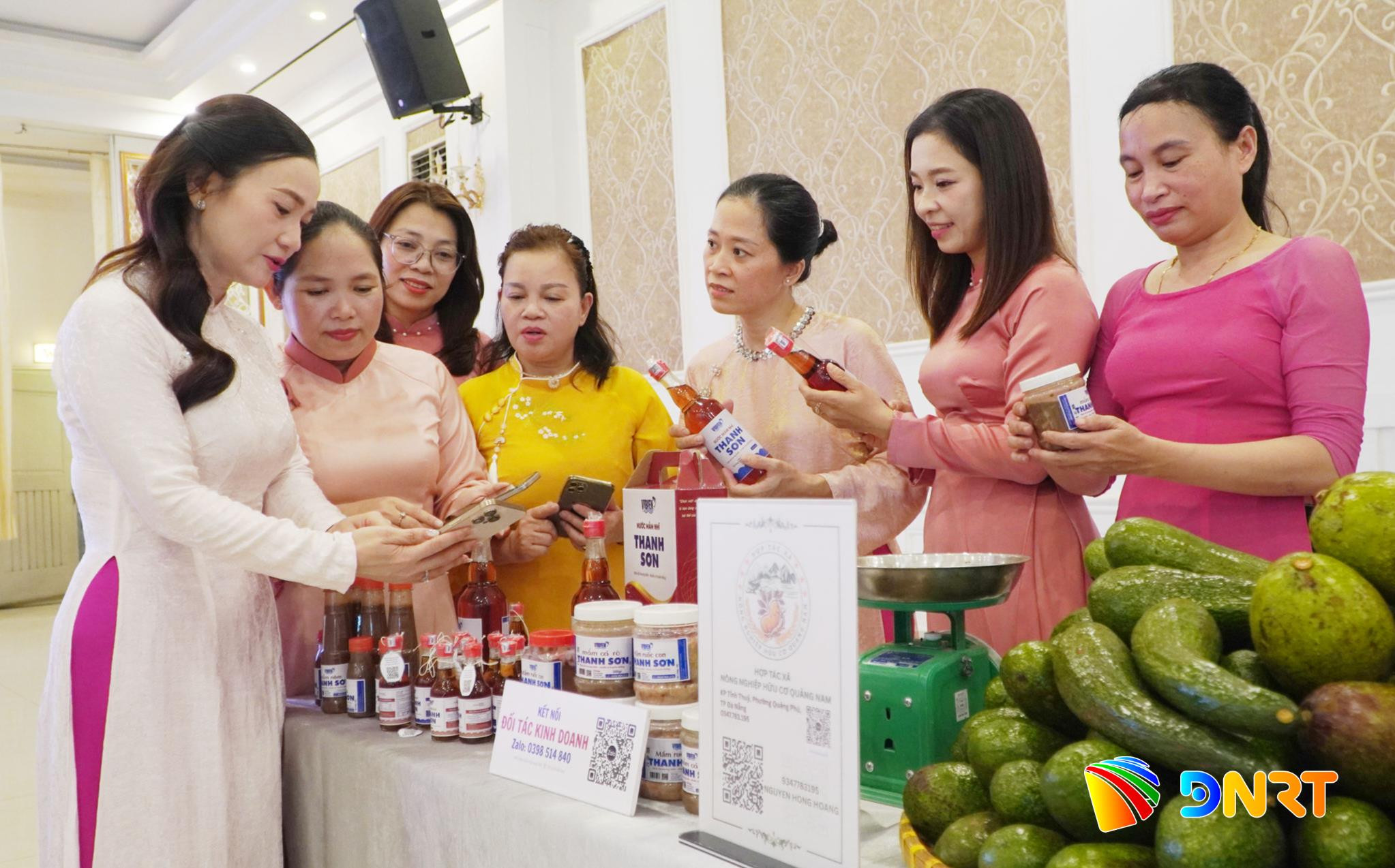 chi-hoi-nu-doanh-nhan-da-nang-phia-nam-ra-mat-ung-dung-her-mart-san-giao-dich-thuong-mai-ho-tro-hoi-vien(1).jpg