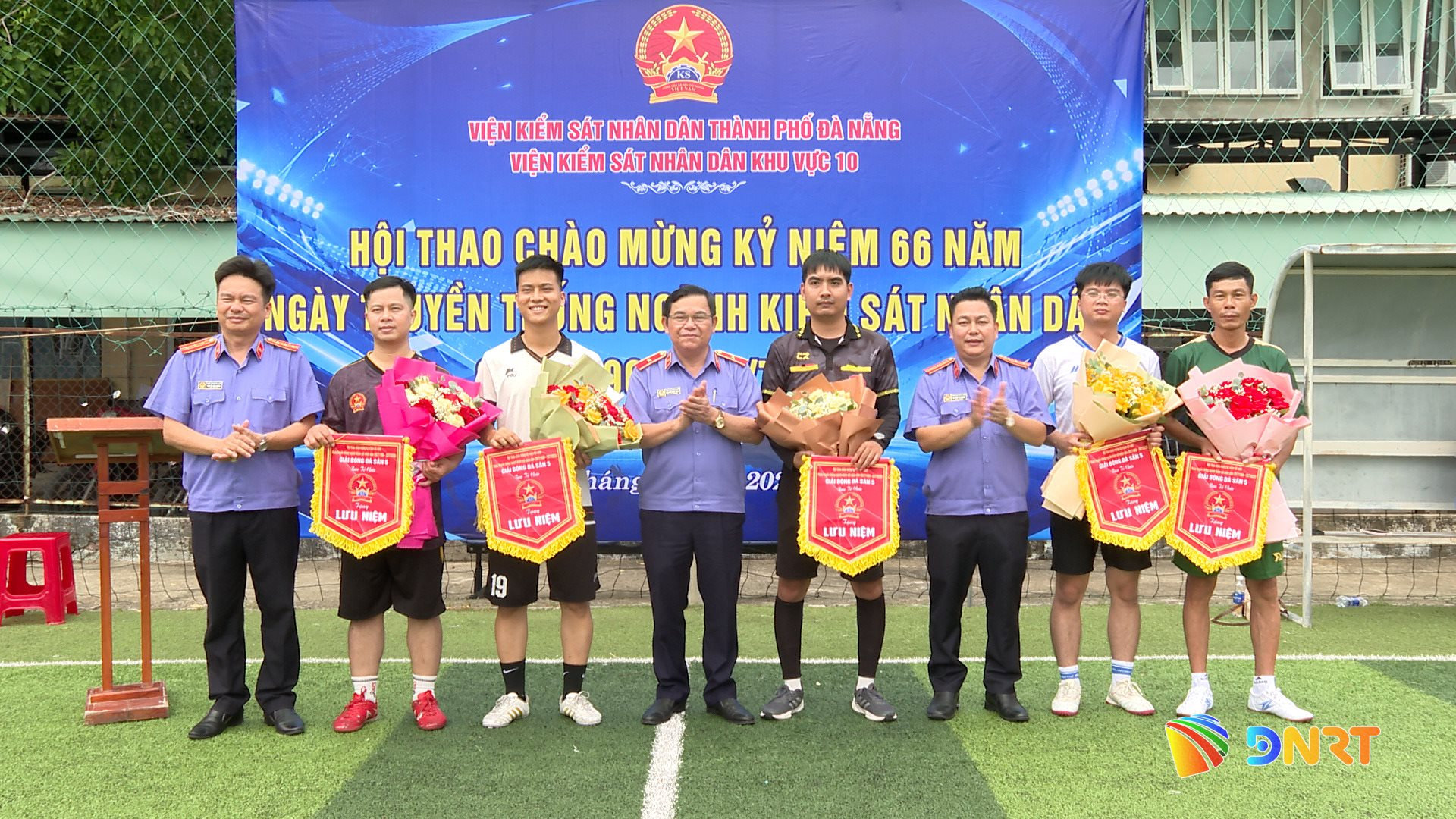 Lãnh đạo các Viện khiể