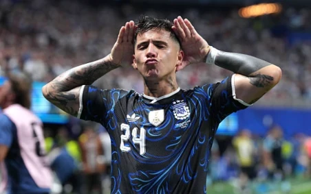 Enzo Fernandez ăn mừng bàn thắng gỡ hòa quý giá