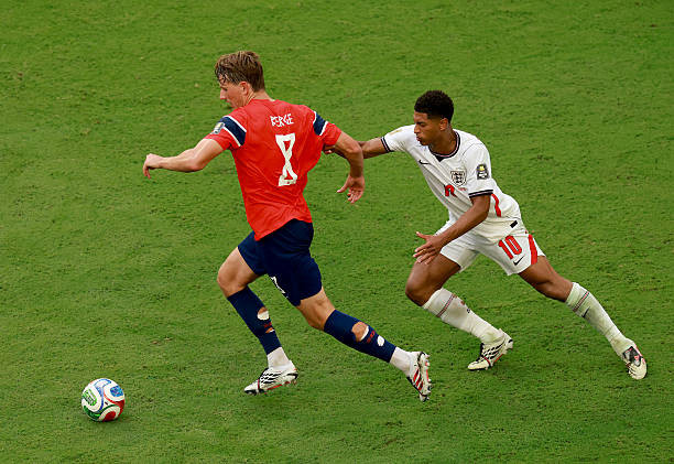 Sander Berge trong màu áo đội tuyển Na Uy tại World Cup 2026.