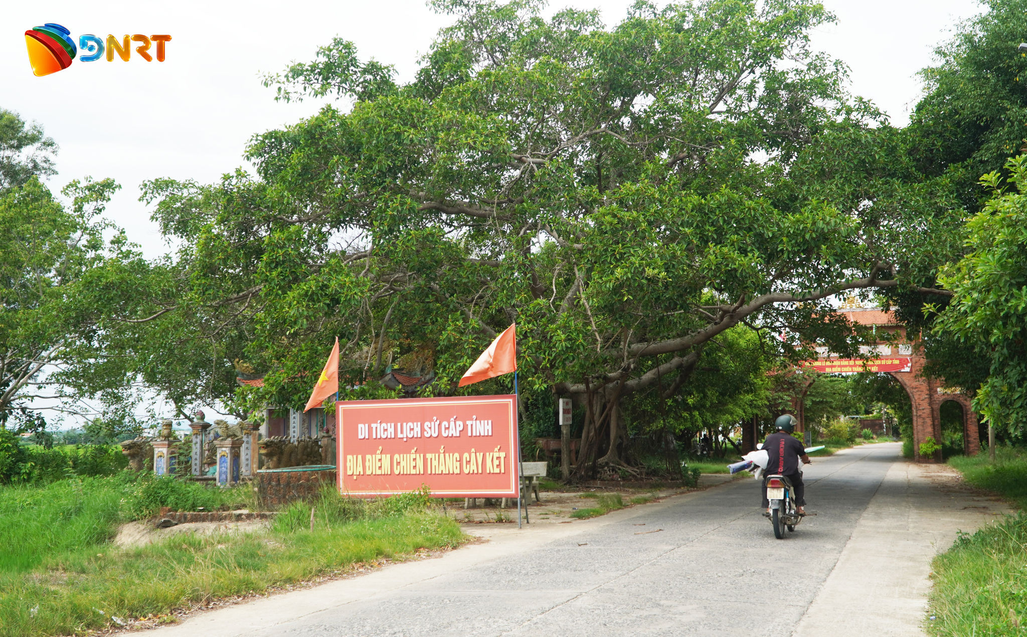 nhung-di-tich-hien-dien-ngay-trong-doi-song-thuong-nhat-nhu-de-nhac-nho-ve-mot-giai-doan-dau-tranh-anh-hung-cua-cha-ong.jpg