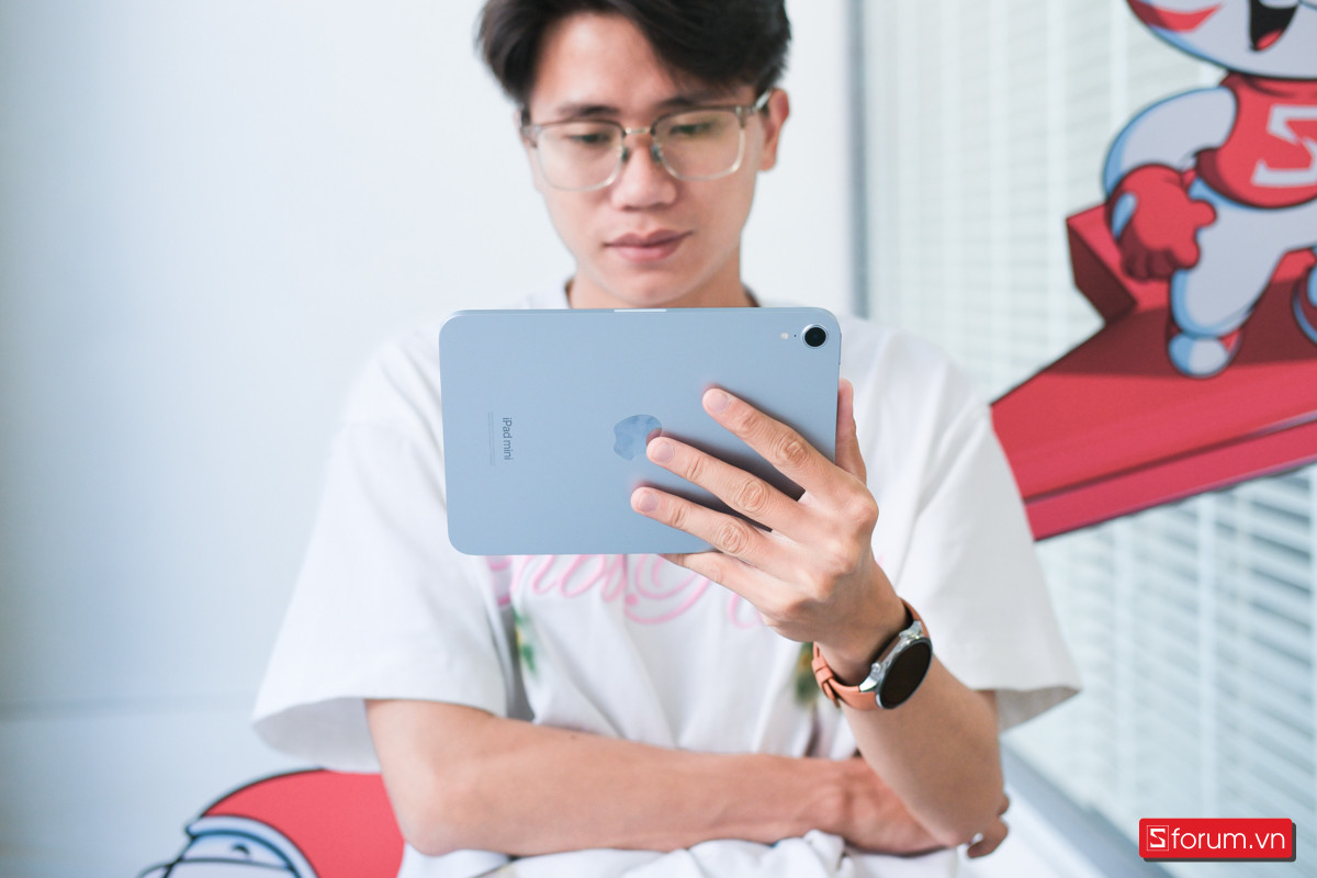 iPad mini 7 sở hữu thiết kế nhỏ gọn với màn hình 8.3 inch sắc nét