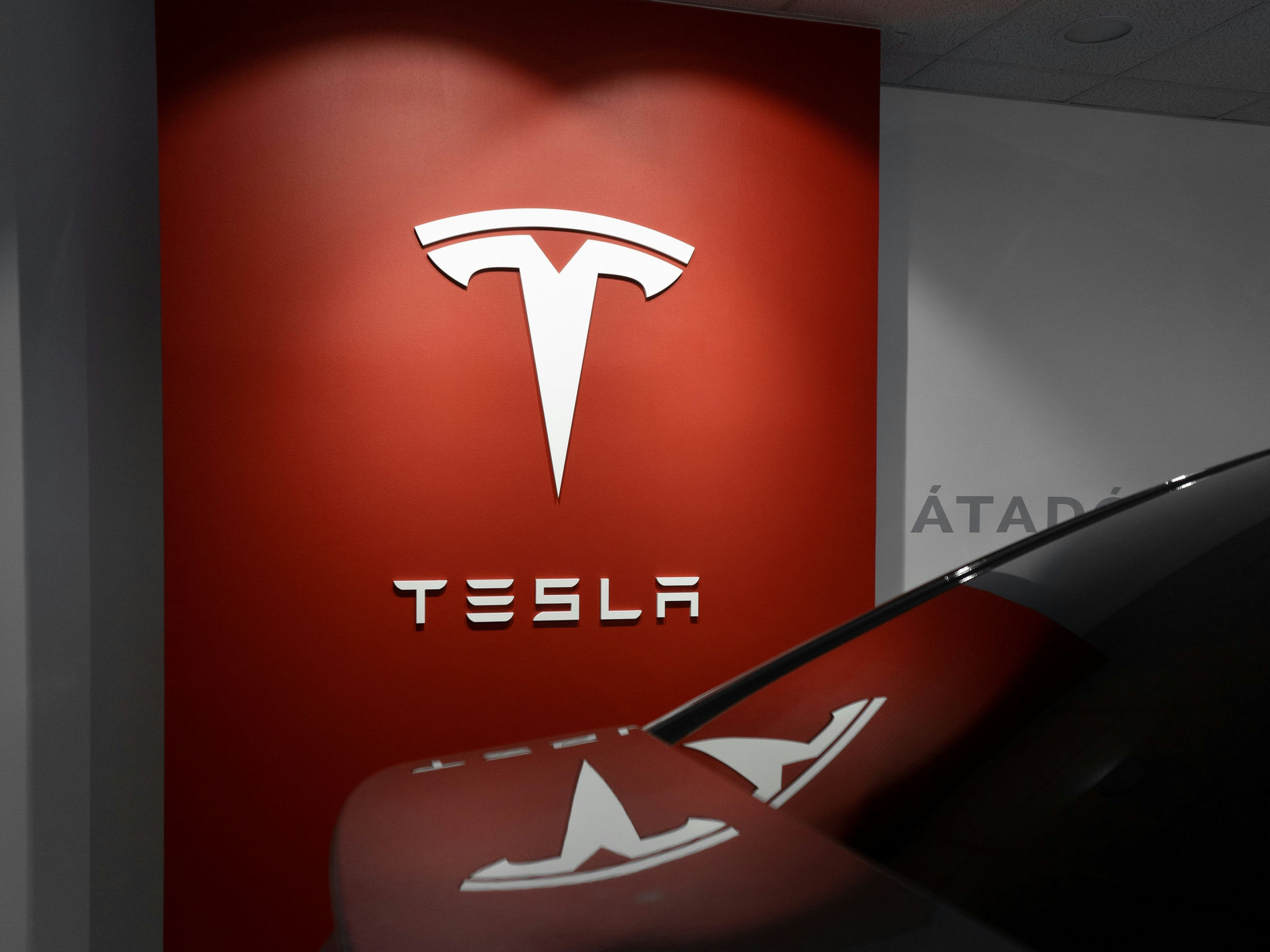 Hiện trường vụ tai nạn liên quan đến xe Tesla tại Texas