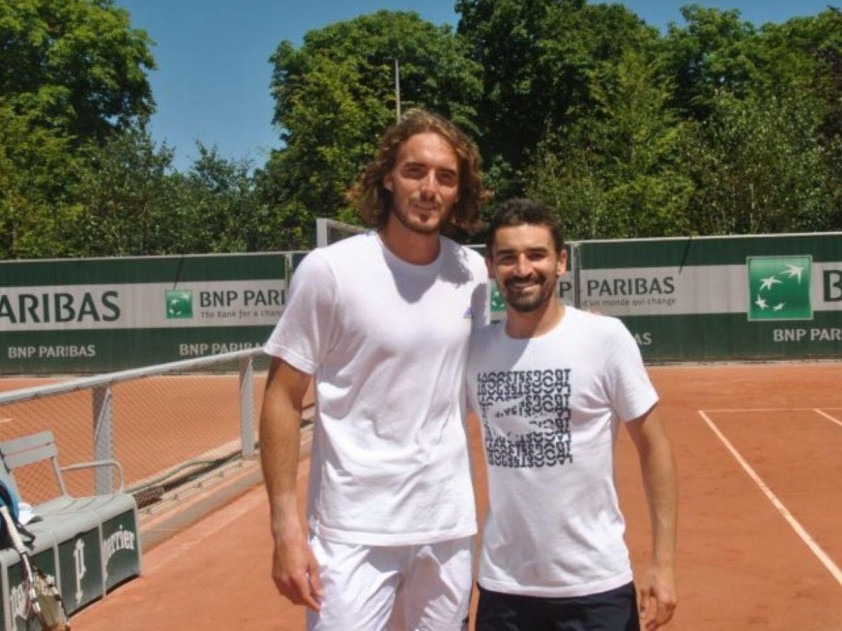 Samuel Bensoussan và Stefanos Tsitsipas Samuel Bensoussan và Stefanos Tsitsipas
