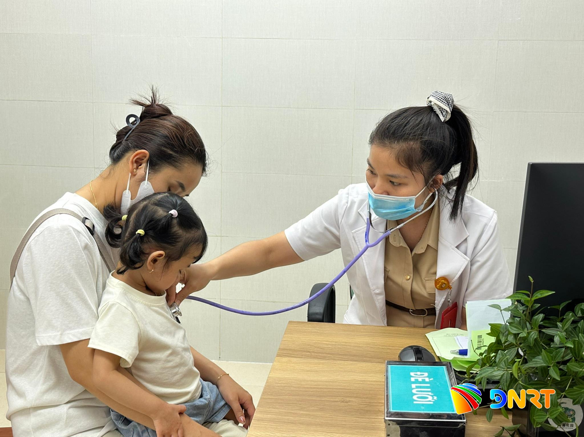 Bệnh nhi khám tại BV Phụ sản - Nhi