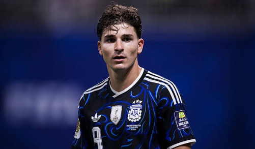 Atletico Madrid khẳng định sẽ không để Julian Alvarez ra đi trong kỳ chuyển nhượng này.