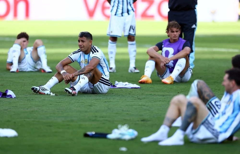 Tây Ban Nha vô hiệu hóa hàng công Argentina bằng khả năng kiểm soát không gian