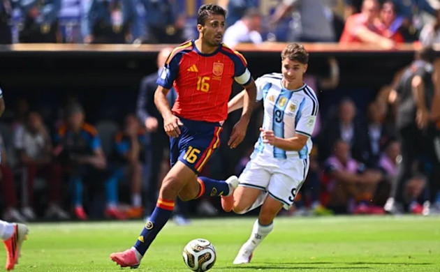 Rodri thể hiện khả năng đọc trận đấu xuất sắc trong trận chung kết với Argentina.