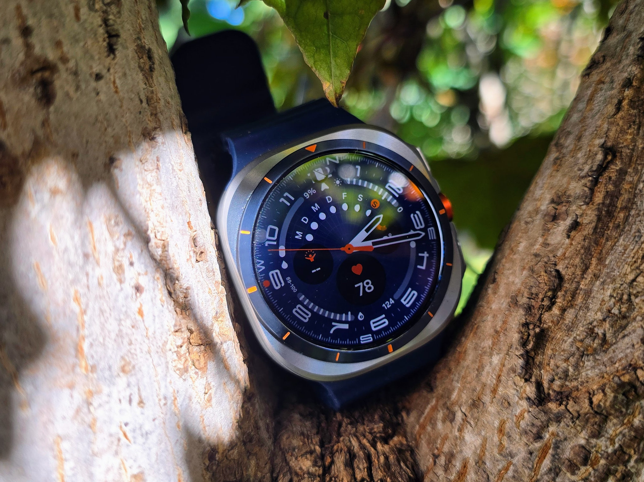 Toàn cảnh thiết kế dự kiến của Samsung Galaxy Watch Ultra 2